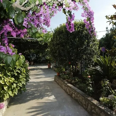 Διαμέρισμα With Parking Space Supetar, Brac - 23147 *