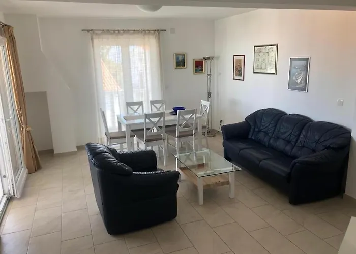 Διαμέρισμα With Parking Space Supetar, Brac - 23147 Supetar