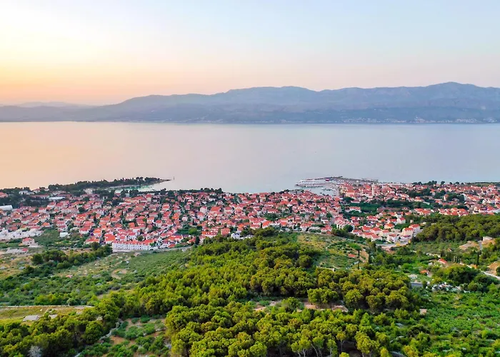 Διαμέρισμα With Parking Space Supetar, Brac - 23147 Supetar